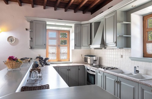 Skala Villa | Pool Villa for 10 people next to the beach and the city center