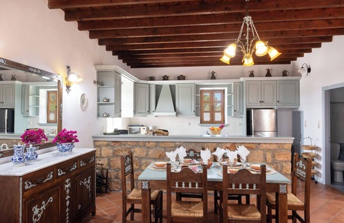 Skala Villa | Pool Villa for 10 people next to the beach and the city center