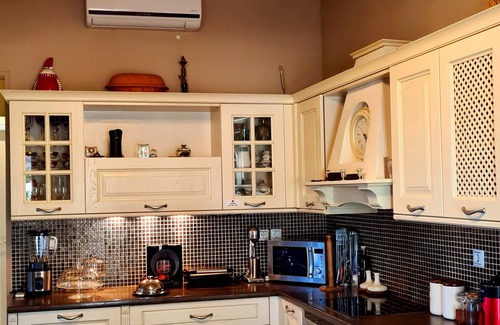 Spata-Artemida House | Pool villa for 4-8 people in Greek country side (40 minutes from Athens!)