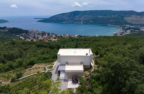 Trebesinj Villa | Pool Villa Luxoria Trebesin