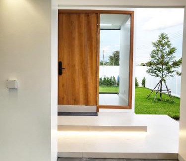 San Phi Suea Villa | Pool villa near Ruamchok Boxing private pool etc