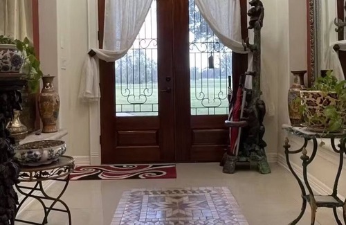 Iowa Colony Villa | Pool Villa shared room(we have four bedrooms share)