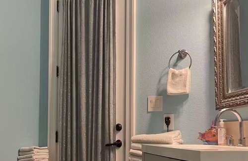 Iowa Colony Villa | Pool Villa shared room(we have four bedrooms share)