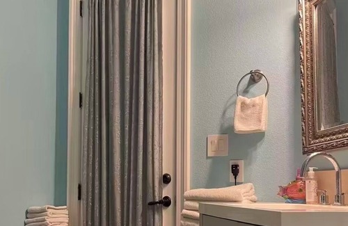 Iowa Colony House | Pool Villa shared room