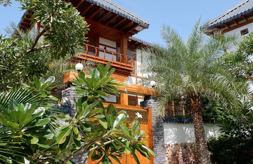 Central Pattaya Villa | Pool Villas Korea Style