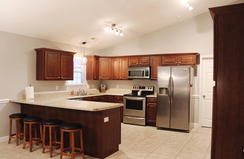 Campobello House | 🌟POOL🌟Hot Tub Game Room Sleeps 11 Family Getaway Private Home Near Greer
