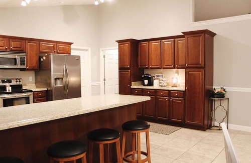 Campobello House | 🌟POOL🌟Hot Tub Game Room Sleeps 11 Family Getaway Private Home Near Greer