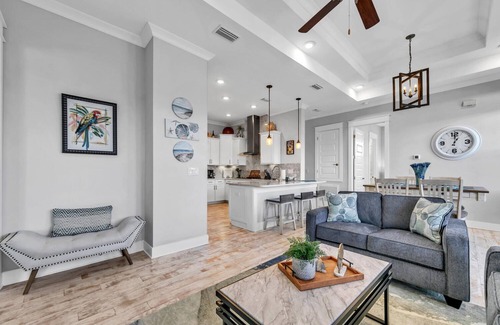 WaterSound Beach House | Pools! The Big Chill! Bikes! Charming 2-bedroom house in Prominence! Sleeps 6!
