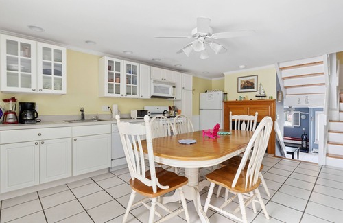 Hyannis Condo | Poolside 2BD-Private Balcony, Association Beach & Pool
