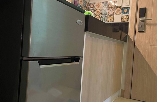 Marilao Apartment | Poolside Apartment - Sleeps 4, Ac & Hot Shower