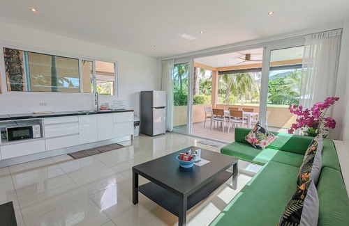 Klong Son Apartment | Poolside Apartments and Rooms