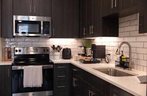 Addison Apartment | Poolside Bliss, Trails and Culinary Delights!