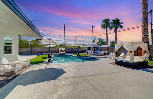 Spring Valley Villa | Poolside Cabana Retreat - Spa-Casita-GlowPits-MiniGolf-BBQ