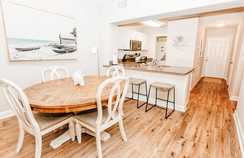 Waterside Village House | Poolside Condo at Waterside