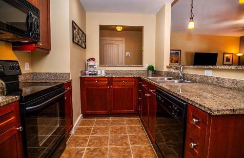 St. Augustine House | Poolside Condo w patio near hot tub 5112P1