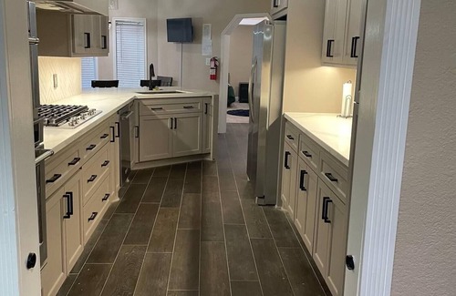 Tomball House | Poolside Escape: Pool, Hot tub, Jacuzzi & much more