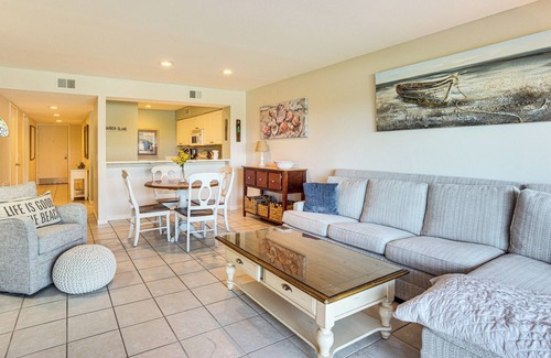 Beachwalk Condo | Poolside Fun & Ocean Strolls: Harbor Island Haven!