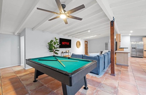 Bay Park House | Poolside Getaway Sleeps 16 with Hot Tub