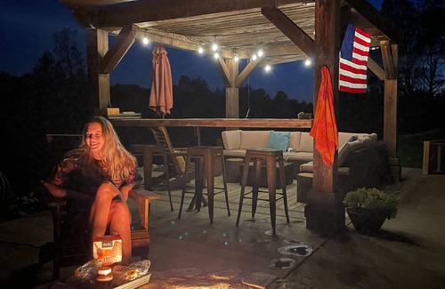 Yosemite Lakes Apartment | Poolside Granite Resort on the Way to Yosemite