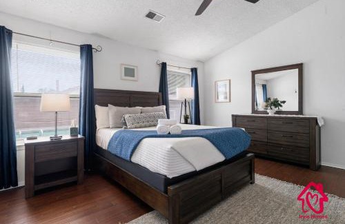 Taylor Ranch House | Poolside Haven on Montano An Irvie Home