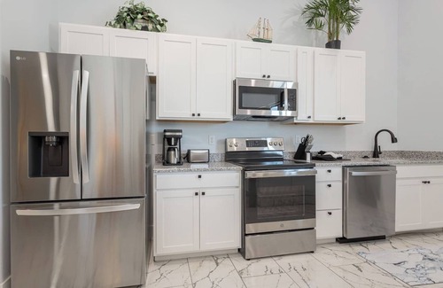 Indian Point Villa | Poolside King Villa 3-Min to SDC, Hot Tub, Waterfalls, Rain Shower Master Bath!
