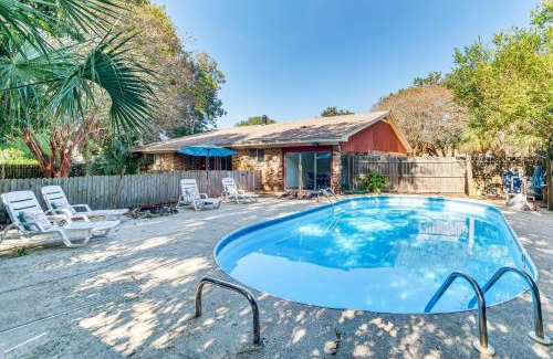 Gulf Breeze Villa | Poolside Oasis 7 Mi to Pensacola Beach Boardwalk!