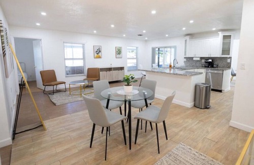 Hunt Club House | Poolside Oasis in the heart of Royal Palm Beach
