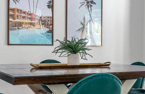 Desert Park Estates House | Poolside Palm Springs Paradise