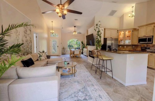 Valrico House | Poolside Palms Getaway- Near Tampa Brandon Valrico