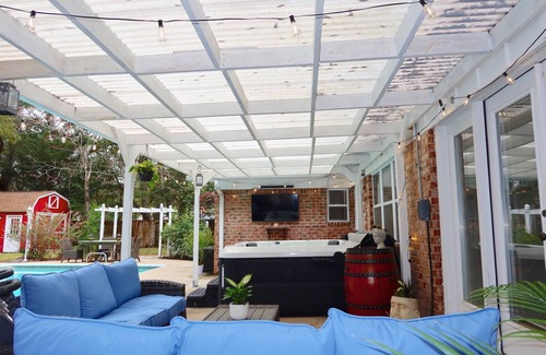Fort Walton Beach House | Poolside Paradise with hottub in Fort Walton Beach, Fl.