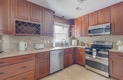Newport News House | Poolside Paradise 4-bedroom in Hampton w/WiFi, fireplace; 7 mi to Langley AFB