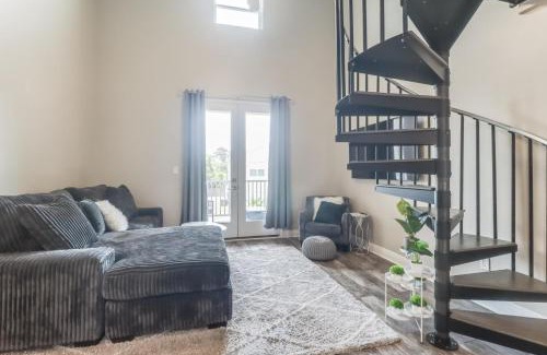 Long Beach House | Poolside Paradise Condo