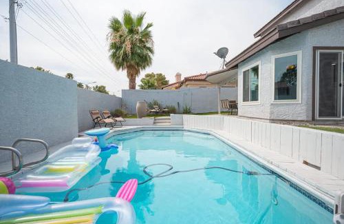 Green Valley North House | Poolside Paradise on the Strip