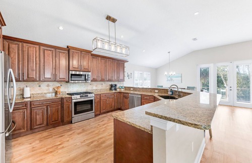 St. Augustine House | Poolside Paradise–Sleeps 12 & Pet Friendly