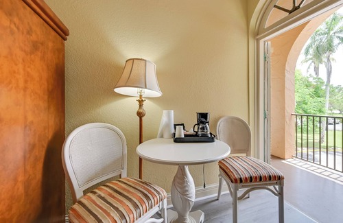 Naples Apartment | Poolside Paradise w/Dock in Everglades!