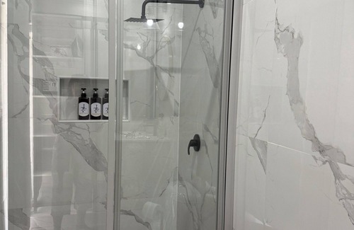 Newcastle Apartment | Poolside Studio Apartment