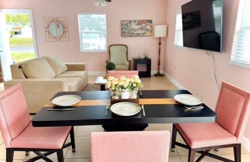 Buena Ventura Lakes Apartment | Poolside Suite APT 15 min from ThemeParks & MCO