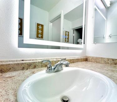 Buena Ventura Lakes Apartment | Poolside Suite APT 15 min from ThemeParks & MCO
