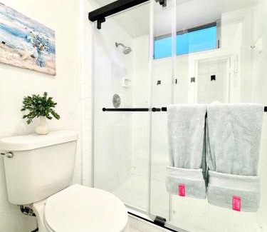 Buena Ventura Lakes Apartment | Poolside Suite APT 15 min from ThemeParks & MCO