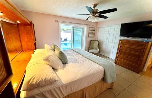Buena Ventura Lakes Apartment | Poolside Suite APT 15 min from ThemeParks & MCO