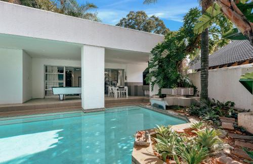 Northcliff Apartment | Poolside Villa