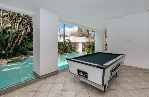 Northcliff Apartment | Poolside Villa