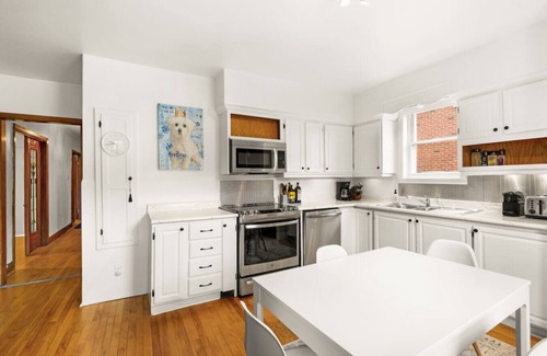 Rosemont-La Petite-Patrie Apartment | Pop Art Star Unique design the heart of Rosemont