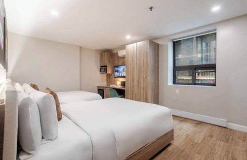 Gay Village Hotel | Pop Queen Duo – Central MTL Stay