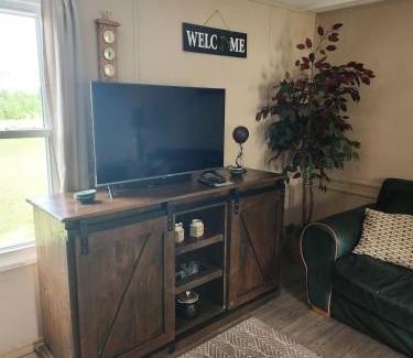 Wagoner House | Pop's Place -Lakeview 3bd 2 ba on 6 acres