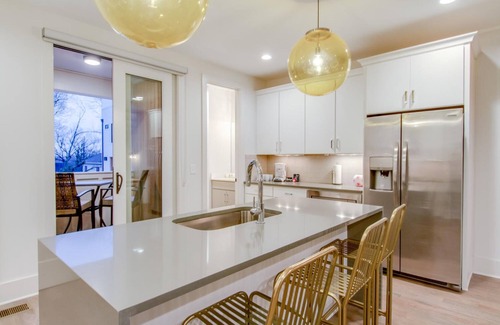 Historic Waverly House | Pop - The Big Fun Townhome - Top Floor Balcony