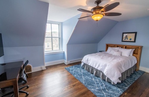 Helena Apartment | Pope House - Hist. Mansion - The Wild(e) Suite