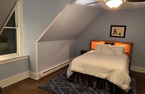 Helena Apartment | Pope House - Hist. Mansion - The Wild(e) Suite