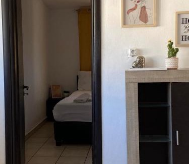 Kato Metochi House | Popi's Apartment