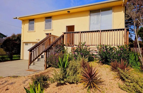 Half Moon Bay House | Poplar Beach Home